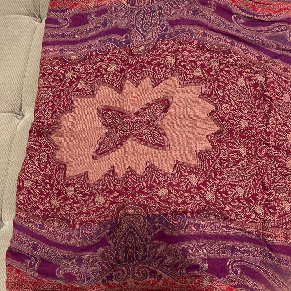 Scarf/wrap - Picture 3 of 3